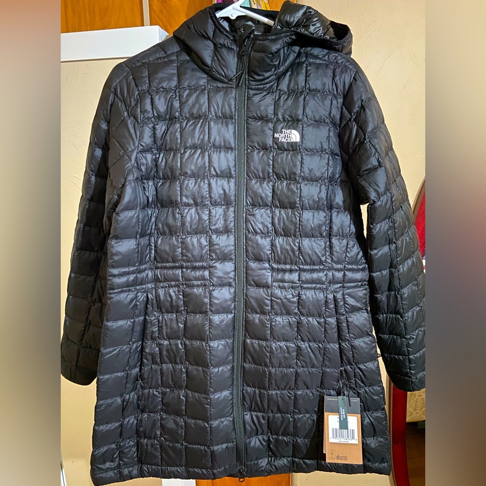North face Women’s Thermoball Eco Parka Slimfit size Large Black